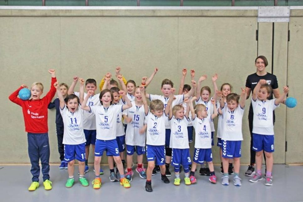 Trainerin und Jugend Koordinatorin Jana Czöczock stellte die Plöner Mannschaft vor.