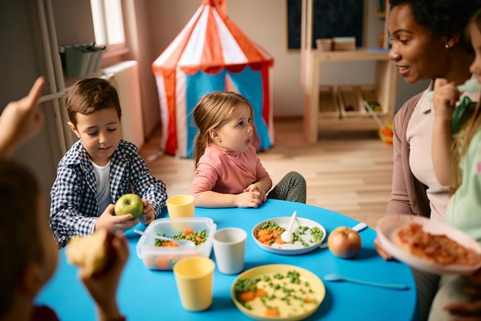 In den Kindertagesstätten und Schulen können die Kinder weiterhin zum gewohnten Preis essen.