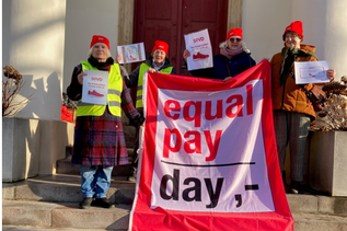 von linke: Elke Andresen, stellvertretende Frauensprecherin des Ortsvereins Oldenburg; Susanne Pink, Frauensprecherin des OV Lensahn; Sylvia Böttcher, Kreisfrauensprecherin OH: Waltraut Howe, Frauensprecherin OV Schönwalde