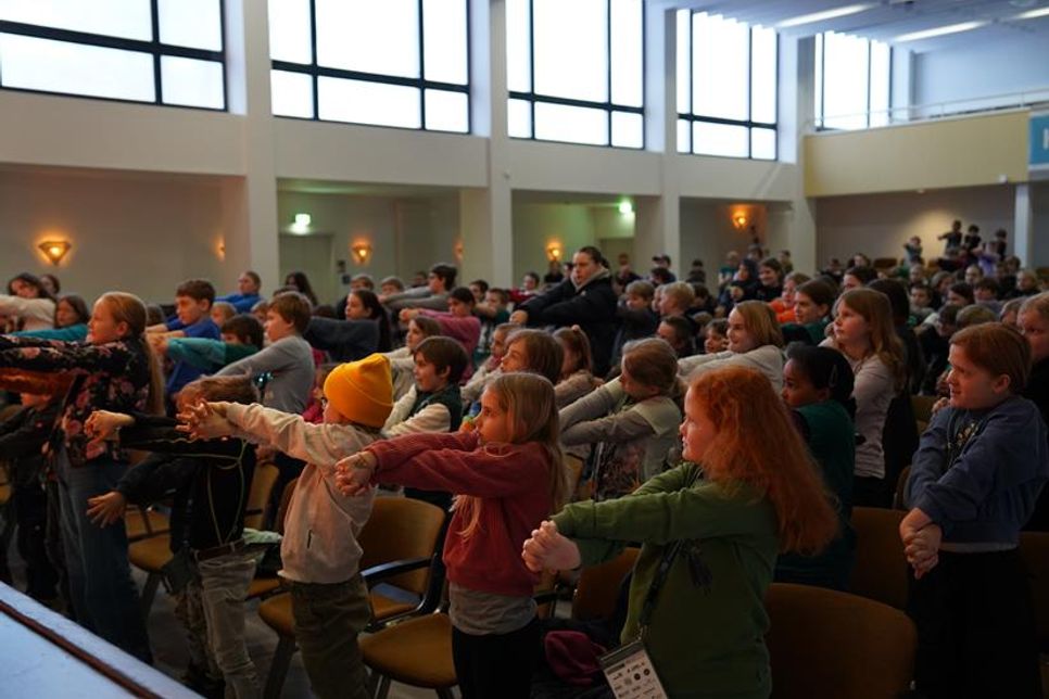 Alle Kinder standen vor herausfordernden Aufgaben und wurden teilweise auch auf der Bühne in die Show mit einbezogen.