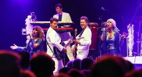 „A33a Fever“ sorgt für Disco-Stimmung.