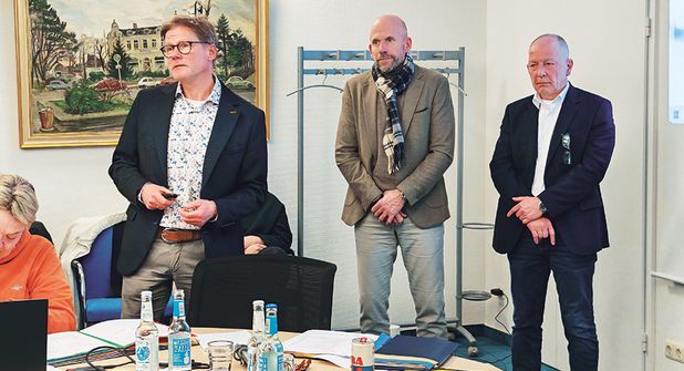 Von Juni bis August im Strandpark: Timmendorfer Strand bekommt eine „Sommerlounge“ mit künstlicher Surf-Welle