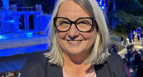 Kulturministerin Dr. Dorit Stenke zeigte sich bereits zur Pause begeistert von Aufführung und Tribüne.