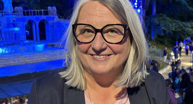 Kulturministerin Dr. Dorit Stenke zeigte sich bereits zur Pause begeistert von Aufführung und Tribüne.