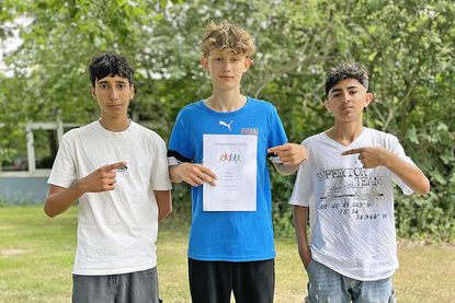 Die Schulsieger Hawar, Raffael und Farhad (v.li.)