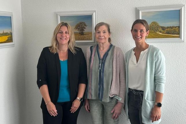 Bild: Christiane Helbing-Gloger (Mitte), Doreen van Bühren (rechts), Ivonne Köhn (links)