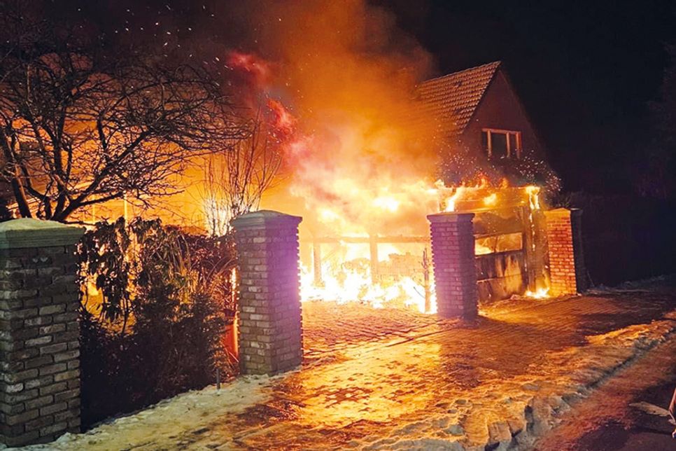 Carport-Brand in Niendorf/Ostsee – Feuerwehr verhinderte Schlimmeres
