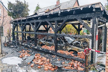 Carport-Brand in Niendorf/Ostsee – Feuerwehr verhinderte Schlimmeres