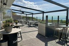 Das Restaurant und Café Kiebitzberg bietet eine tolle und abwechslungsreiche Speisekarte und einen traumhaften Blick über die Ostsee bis nach Scharbeutz und Timmendorfer Strand.