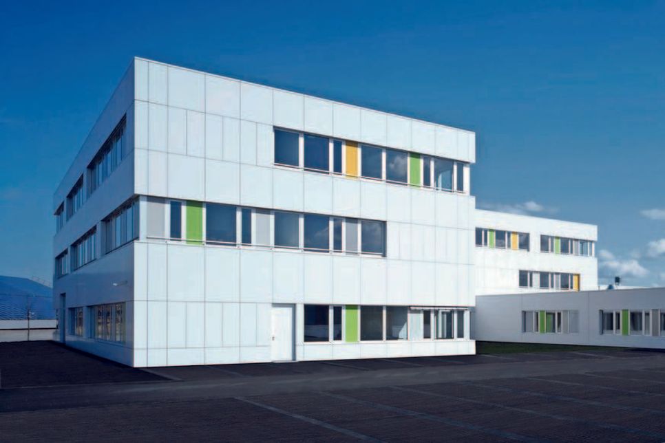 Seit 2010 befindet sich die ZVO-Unternehmenszentrale im Gewerbepark Sierksdorf im Wagrienring.