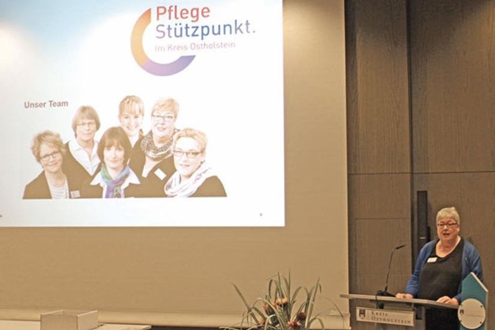 Jutta Heymann stellte in einem Impulsvortrag zur Pflege von Angehörigen den Pflegestützpunkt Ostholstein vor.