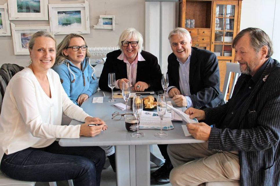 Harriet Heise, Nicole Borchert, Dietmar Baum, Matthias Schmidt und Elmar Gehlen hatten die Qual der Wahl. Als Jury sichteten sie insgesamt 80 Stunden Material.