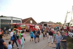 Die Fahrzeugschau wird von der Feuerwehr Neustadt unterstützt.