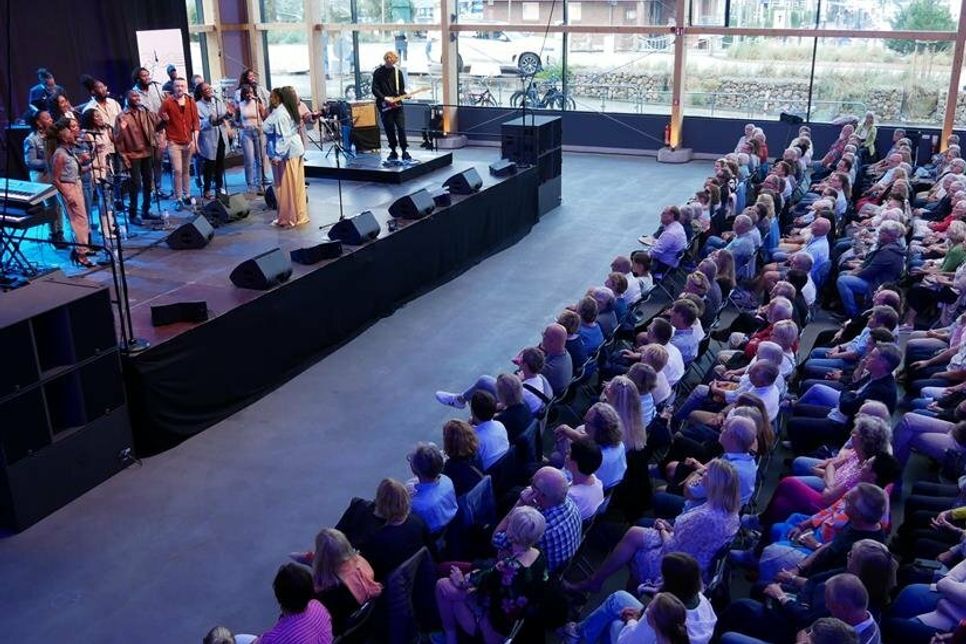 Der Chor spielte vor ausverkauftem Saal.