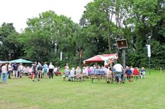 Der Festplatz in Cismar bietet drei Tage Unterhaltung. Spannend wird es Sonntag, wenn der neue König ermitelt wird.