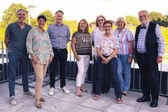 Der neue Vorstand des Gemeinnützigen Bürgervereins Stockelsdorf (v.l.): Karsten Koppitz (Beisitzer) Andrea Ehmcke (Vorsitzende), Björn Matho (stellv. Vorsitzender), Susanne Scheel (Schatzmeisterin), Brigitte Wischnat (Schriftführerin), die Beisitzerinnen Anke Speck und Christine Stamann sowie Kreispräsident und Wahlleiter Harald Werner.