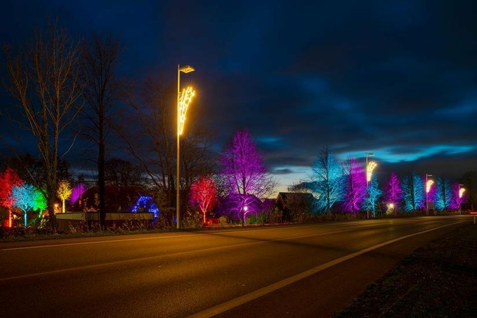 Auch die Ortseinfahrt wird wieder in gemütlichen Farbtönen winterlich erstrahlen.