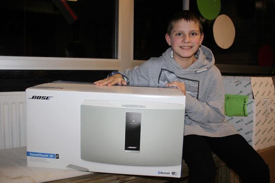 Den Tombola-Hauptpreis, eine SoundTouch-Anlage von Bose, gesponsert von Expert, ging an Felix Jahnke (12) aus Süsel.