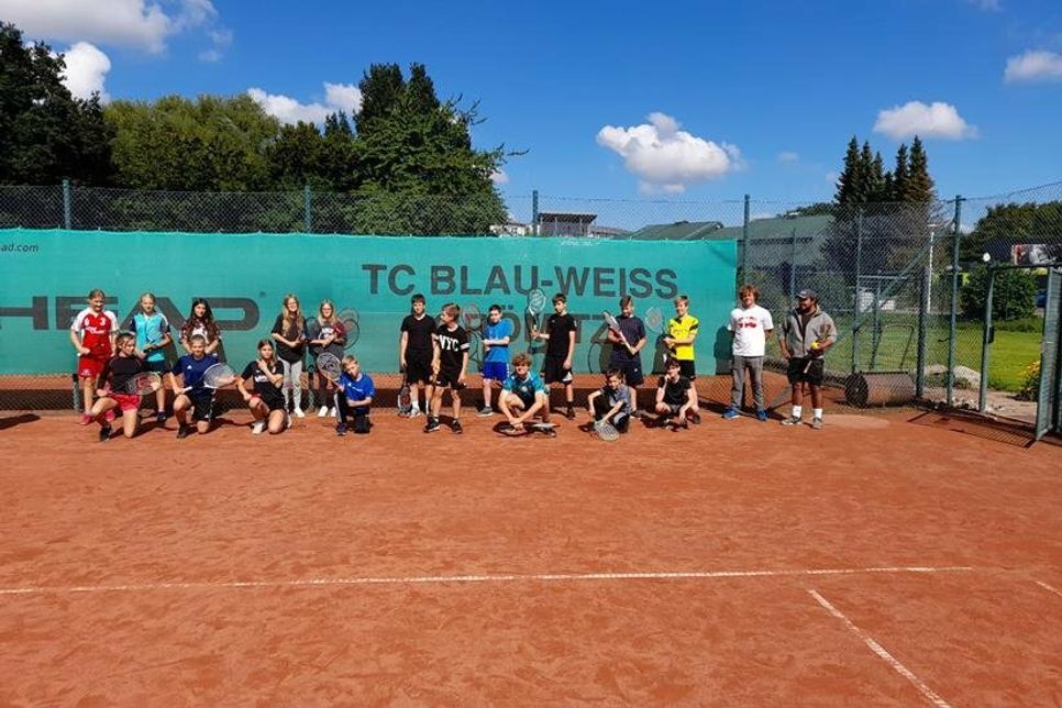 Schnupperkurs beim TC Blau-Weiß Grömitz.