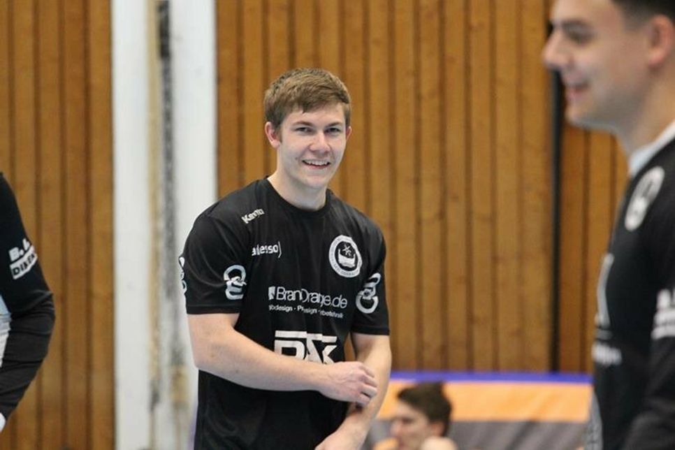 Mit guter Laune und voll motiviert bei seinem ersten Spiel in der 3.Liga: A-Jugendlicher vom VfL Bad Schwartau - Jasper Steingrübner.