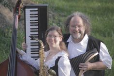 Vanessa Feilen und Andreas Schuss sind das Instrumentalduo „WindWood &amp; Co“ .