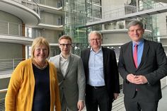 Die die Ampel-Haushälter (v. lks.): Bettina Hagedorn (SPD), Bruno Hönel (Bündnis 90/Die Grünen), Frank Schaeffler (FDP) und Metin Hakverdi, SPD.