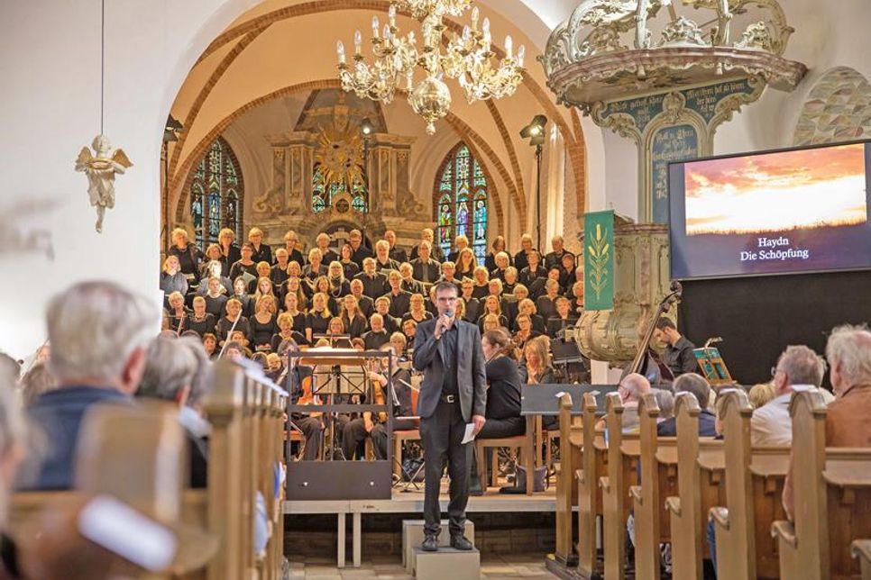 Matthias Voget während des Konzerts in der St. Johanniskirche in Oldenburg.