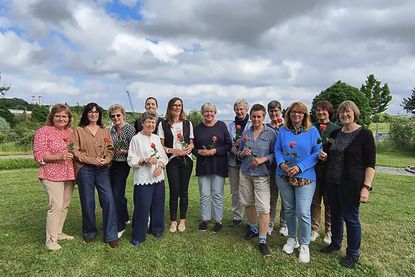 Katja Cygan, Koordinatorin Katja Schauland, Rosika Petermann, Birgit Wagner-Illes, Claudia Hofer, Birgitt Bluhm-Wrage, Marie Maino-Tscharn, Constanze Sell, Alexandra Sell, Barbara Norgall, Sonja Wiechmann-Heintz, Andrea Manes-Müller, Koordinatorin und Kursleiterin Hilke Gaedicke (v. re.).