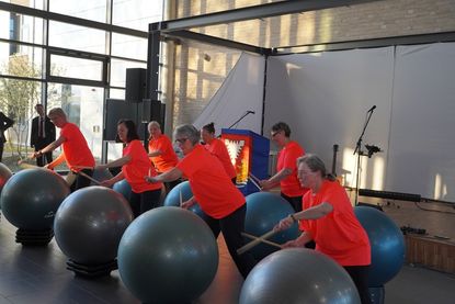 Präsentation von Drums Alive vom TSV Neustadt.