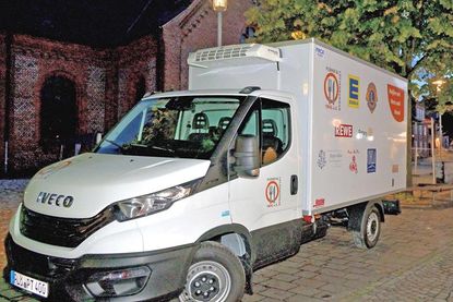 Nach dem Kauf ist vor dem Kauf: Seit Erwerb eines neuen Kühl-Fahrzeugs vor einem Jahr spart das Tafel-Team bereits wieder Rücklagen aus Spenden an, um in ein paar Jahren erneut einen Ersatz finanzieren zu können.