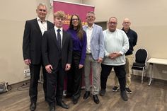 Matthias Retter, Tom Schröder, Dr. Stephanie Gamm, Tobias Maack,  Björn Dencker und Detlef Naumann (v. lks.).