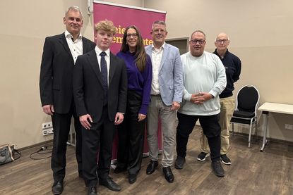 Matthias Retter, Tom Schröder, Dr. Stephanie Gamm, Tobias Maack,  Björn Dencker und Detlef Naumann (v. lks.).