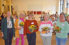 Alina Marxen  (v.l.) gratulierte dem MENTOR-Koordinationsteam: Elisabeth Krefft-Behrsing, Gesa Gilbert, Beate Frühauf und Gudrun Kranz.