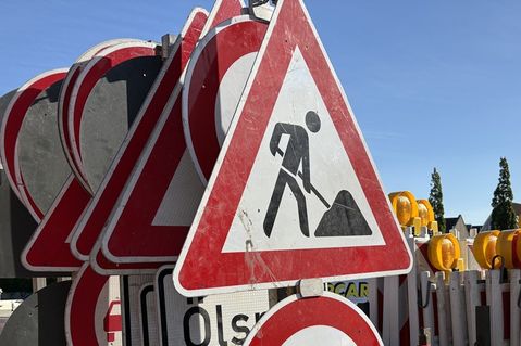 In Schönwalde wird der Schilderwald wieder aufgebaut.