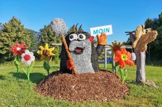 Von Sonnabend an  laden überall in der Probstei wieder viele kunstvolle Strohfiguren (wie hier in Brodersdorf) zum Entdecken und Staunen ein. Der Startschuss für die Korntage fällt in der Gemeinde Wendtorf.