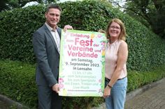 Bürgermeister Michael Robien und Petra Rathje laden zum Fest der Vereine und Verbände ein.