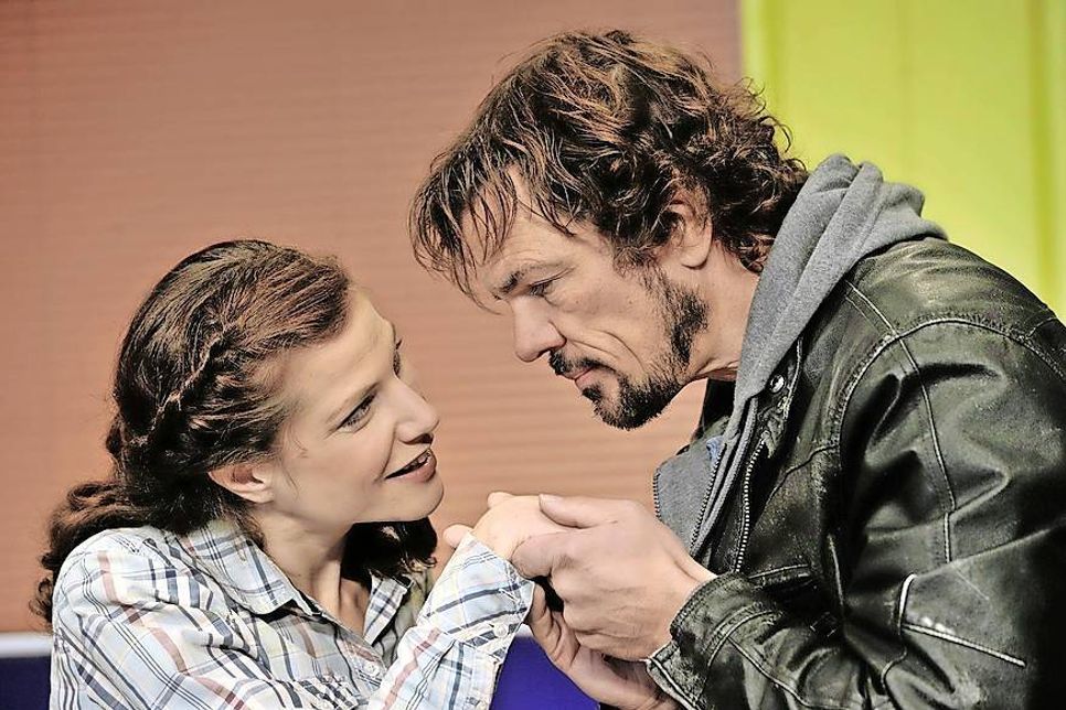 Iris Boss und Wolfgang Seidenberg in „Frau Müller muss weg“ (Foto: Oliver Fantitsch).