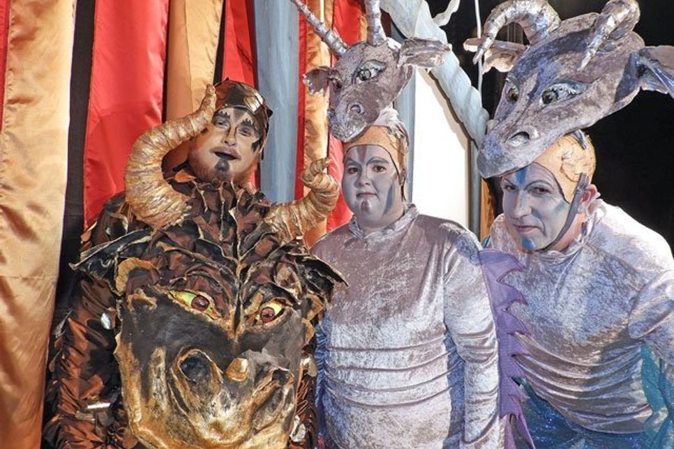 Lung (re. Holger Schröder), Maja (Kim Dwuzet) und der gemeine Nesselbrand (René Wallbrecht).