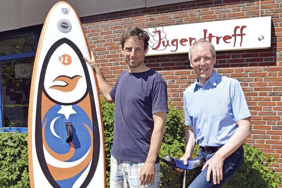 Florian Tessendorf (links) und Christian Grohmann haben wieder ein attraktives und abwechslungsreiches Programm für den diesjährigen Ferienpass zusammengestellt. (Foto: René Kleinschmidt)
