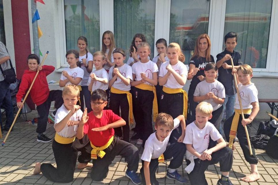 15 junge, mutige Kämpfer der Kampfkunst Akademie Eutin nahmen am „Sieben Seen Turnier“ teil.