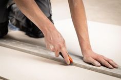 Azubis auf Baustellen könnten bald zu einer Rarität werden, warnt die IG BAU - wenn sich die Arbeitsbedingungen in der Branche nicht verbessern.