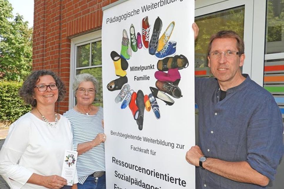 Freuen sich, pädagogischen Fachkräften mit dem Eutiner Modell ein zeitgemäßes Weiterbildungsangebot machen zu können: Holger Schröder, Angela Metzler (beide Mattiehaus) und Annette Rudolph (VHS Eutin).