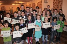 Der Neustädter Leichtathletik Club ist bekannt für seine hervorragende Nachwuchsarbeit. Das Foto zeigt erfolgreiche Sportler aus den Sparten Judo und Rhönrad.
