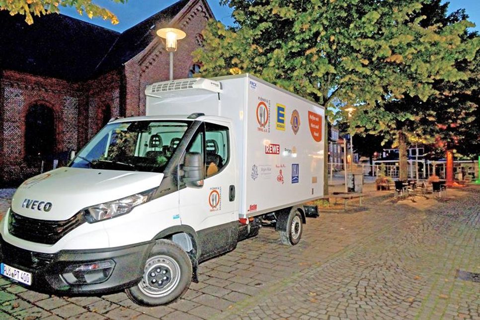 Spendenfinanziert: Das neue Kühlfahrzeug der Plöner Tafel.