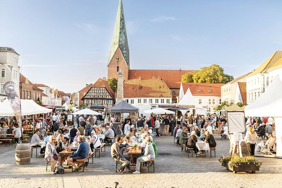 Auch 2026 soll das Weinfest wieder auf dem Marktplatz stattfinden.