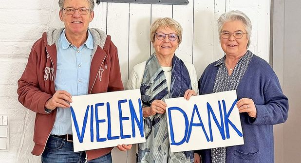 Hans-Ingo Gerwanski, Ingrid Berger und Angela Metzler mit eindeutiger Botschaft an den Zustifter.