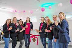 Der Ladies‘ Circle machte in einer Auktion auf das Thema Brustkrebs aufmerksam.