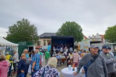 Die Besucher genossenen kulinarische Köstlichkeiten und musikalische Highlights.
