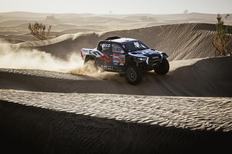 Giniel de Villiers/Dirk von Zitzewitz haben nach dem gestrigen Frontalunfall wieder zurück in den Rallye-Dakar-Rhythmus gefunden.