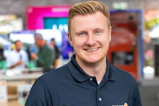 Michael Warstatis, Marktleiter expert Neustadt, freut sich auf viele Besucher. (Foto: Frauke Szameitat)